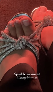 Carmella Rose feet photo thumbnail