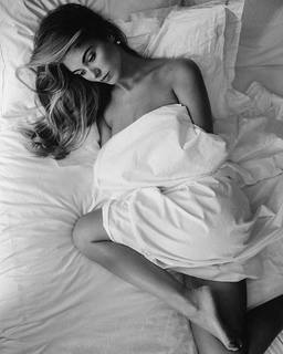 Carmella Rose feet photo thumbnail