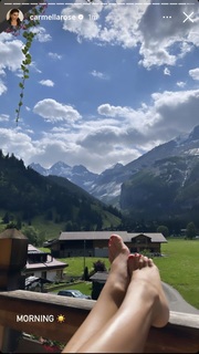 Carmella Rose feet photo thumbnail