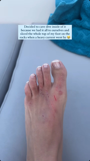 Carmella Rose feet photo thumbnail