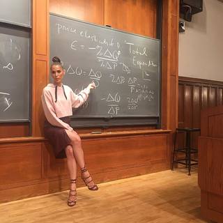 Carmen Carrera feet photo thumbnail