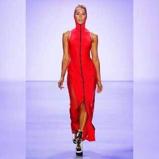 Carmen Carrera feet photo thumbnail