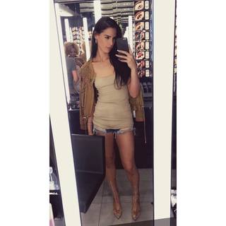 Carmen Carrera feet photo thumbnail