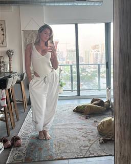 Carmen Carrera feet photo thumbnail