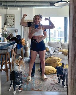 Carmen Carrera feet photo thumbnail