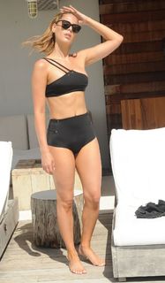 Carmen Carrera feet photo thumbnail