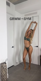 Carmen Carrera feet photo thumbnail