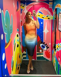 Carmen Carrera feet photo thumbnail