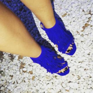 Carmen Electra feet photo thumbnail