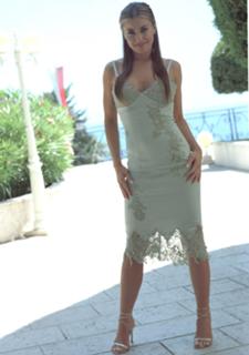 Carmen Electra feet photo thumbnail