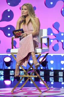 Carmen Electra feet photo thumbnail