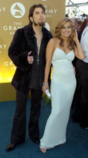 Carmen Electra feet photo thumbnail