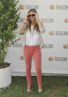 Carmen Electra feet photo thumbnail