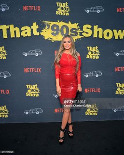 Carmen Electra feet photo thumbnail