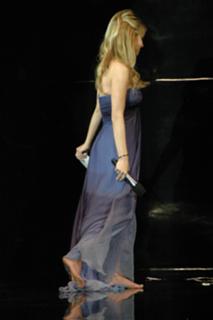 Carmen Electra feet photo thumbnail
