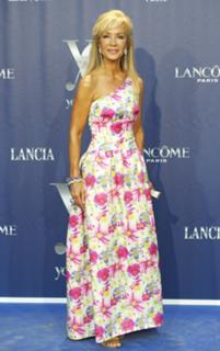 Carmen Lomana feet photo 11