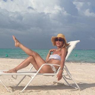 Carmen Lomana feet photo 17