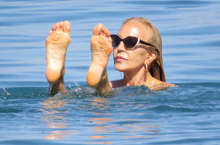 Carmen Lomana feet photo 2
