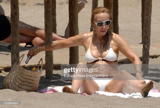 Carmen Lomana feet photo 13