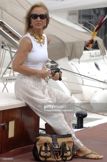 Carmen Lomana feet photo 2