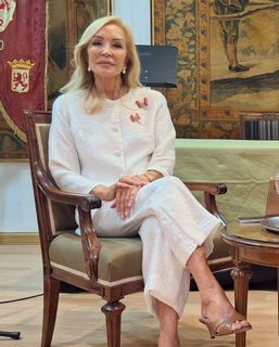 Carmen Lomana feet photo 12