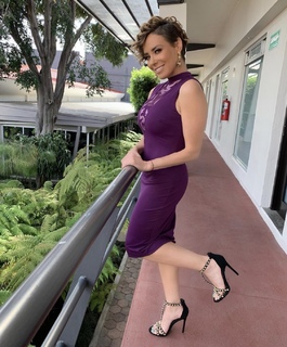 Carmen Muñoz feet photo 12