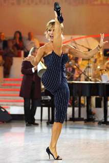 Carmen Russo feet photo 16