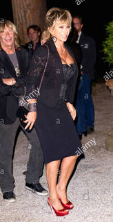 Carmen Russo feet photo 15