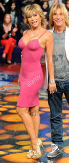 Carmen Russo feet photo 10