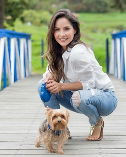 Carmen Villalobos feet photo thumbnail