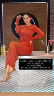 Carmen Villalobos feet photo thumbnail