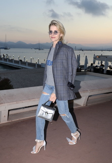 Caro Daur feet photo 3