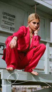 Caro Daur feet photo 2