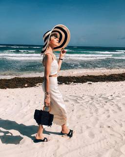 Caro Daur feet photo 6