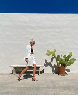 Caro Daur feet photo 1