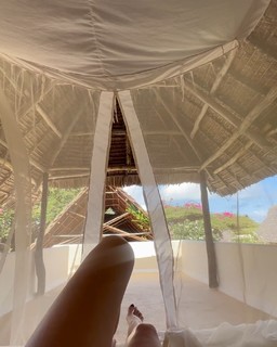 Caro Daur feet photo 4