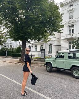 Caro Daur feet photo 3