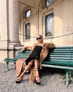Caro Daur feet photo 3