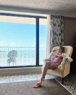 Caro Daur feet photo 1