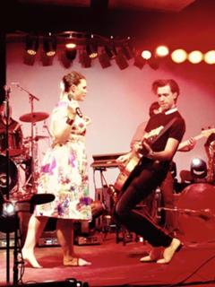 Caro Emerald feet photo 6