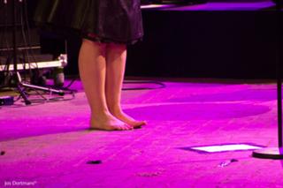 Caro Emerald feet photo 5