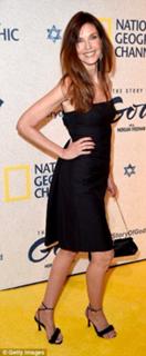 Carol Alt feet photo thumbnail