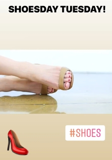 Carol Alt feet photo thumbnail