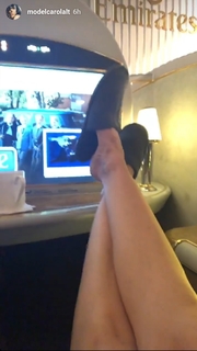 Carol Alt feet photo thumbnail