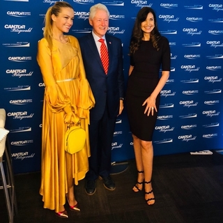 Carol Alt feet photo thumbnail