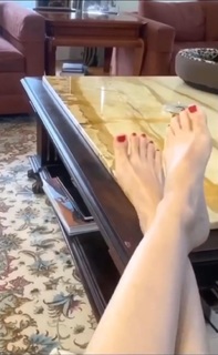 Carol Alt feet photo thumbnail