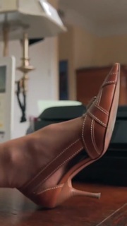 Carol Alt feet photo thumbnail