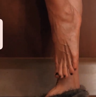 Carol Alt feet photo thumbnail