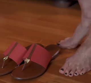 Carol Alt feet photo thumbnail