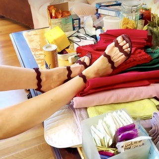 Carol Alt feet photo thumbnail